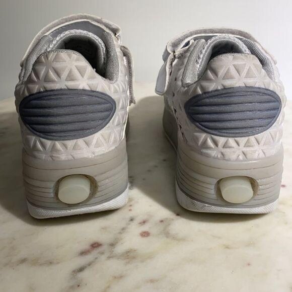 LED Light-Up Roller Skates‎ Kids Sneakers With USB Charging  White Size 35 - Picture 8 of 14